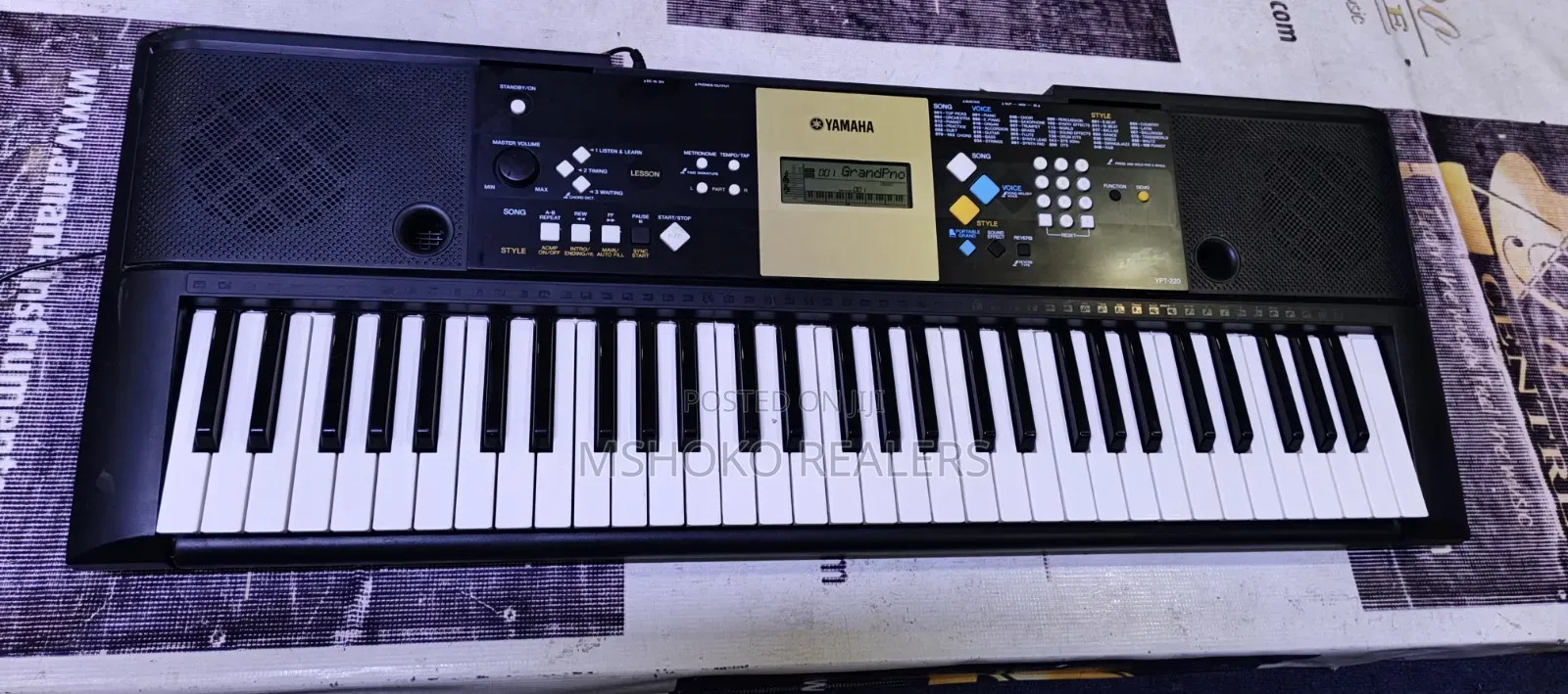 Yamaha Keyboard YPT 220