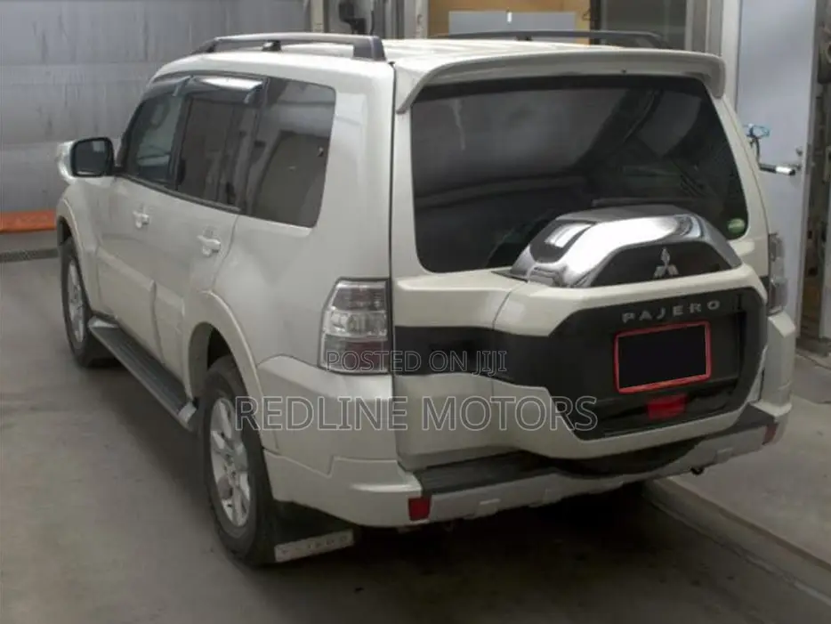 Mitsubishi Pajero V90 3.2 DI-D GL 2019 Off white