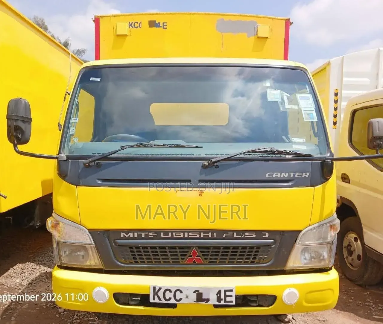 Mitsubishi Canter Fuso Lorry 2014 Yellow