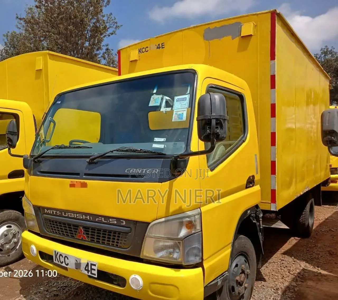 Mitsubishi Canter Fuso Lorry 2014 Yellow