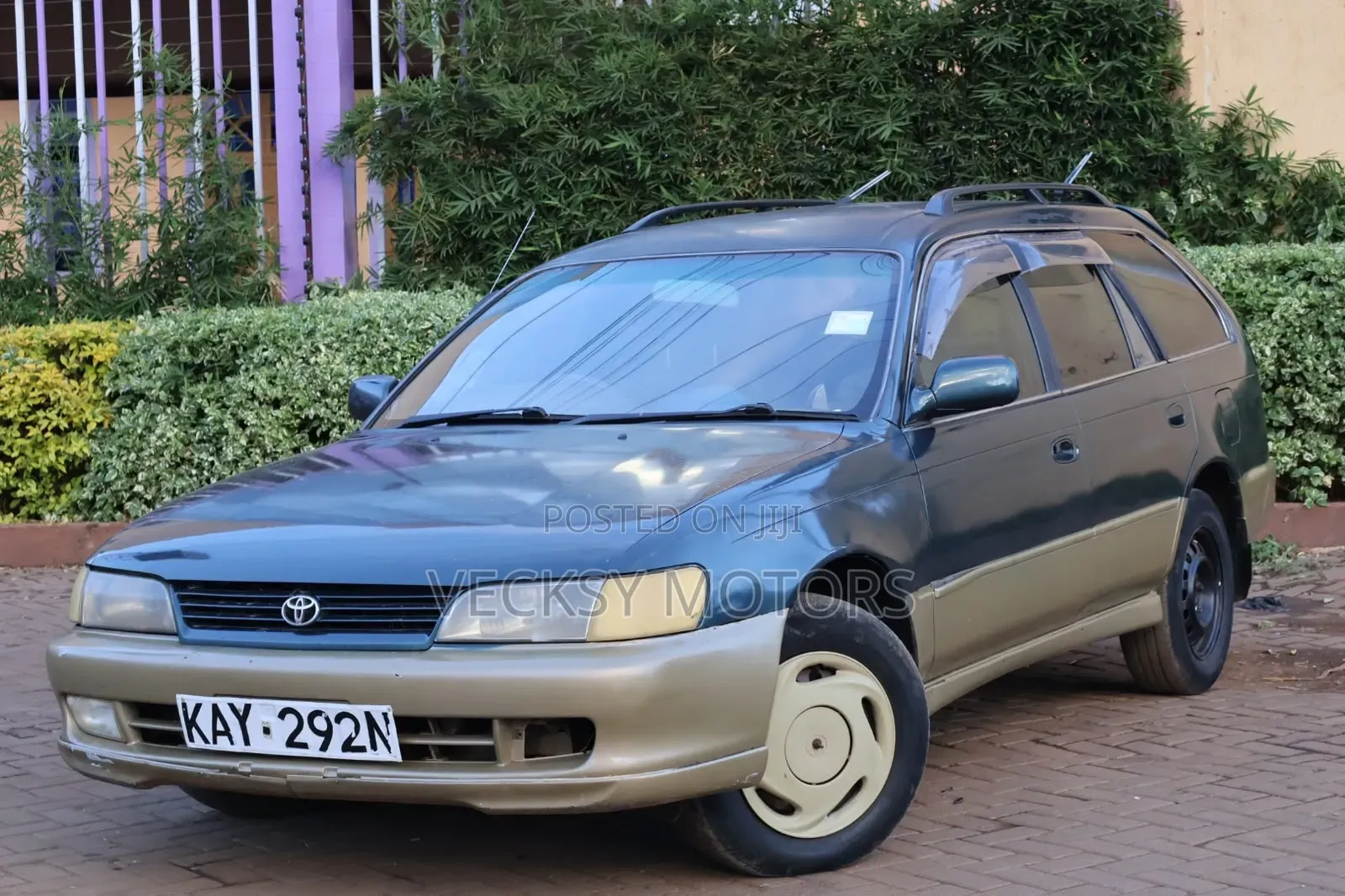 Toyota Corolla 2000 Green