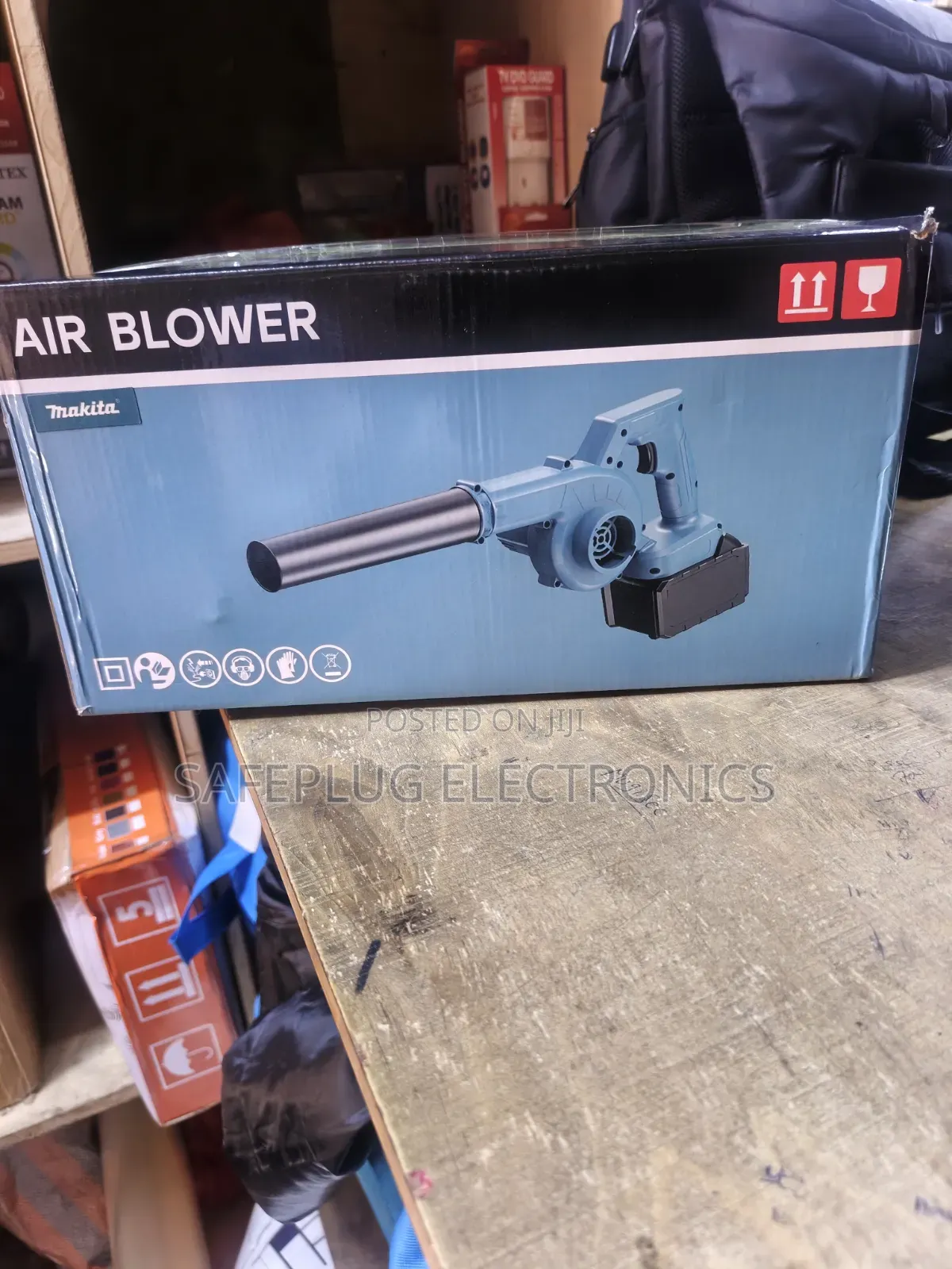 Makita 198V Cordless Air Blower Machine With Accessories Carry Box