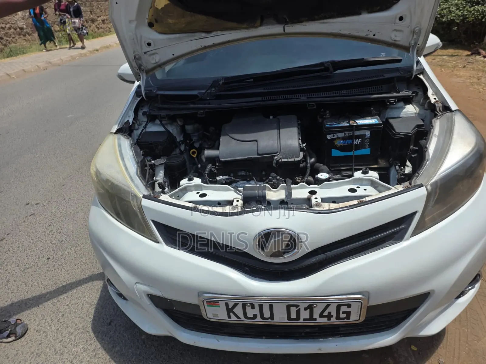 Toyota Vitz 2011 White