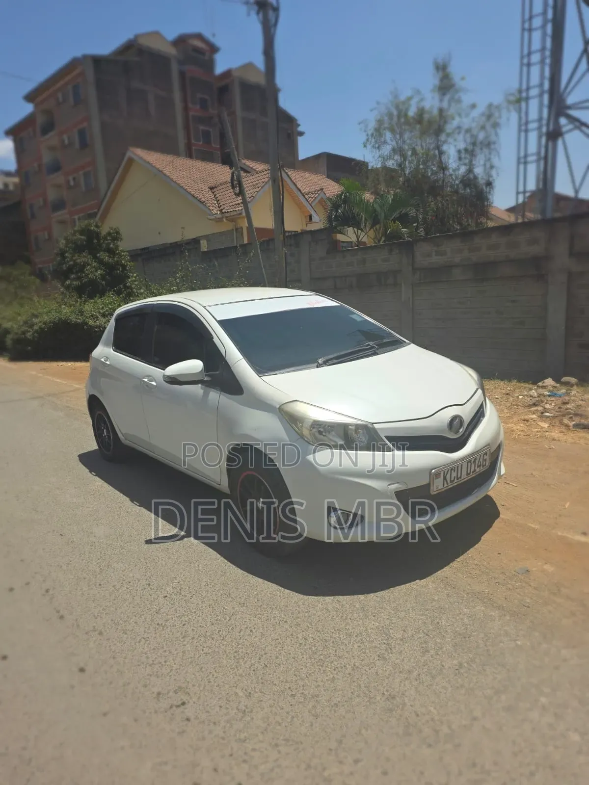 Toyota Vitz 2011 White