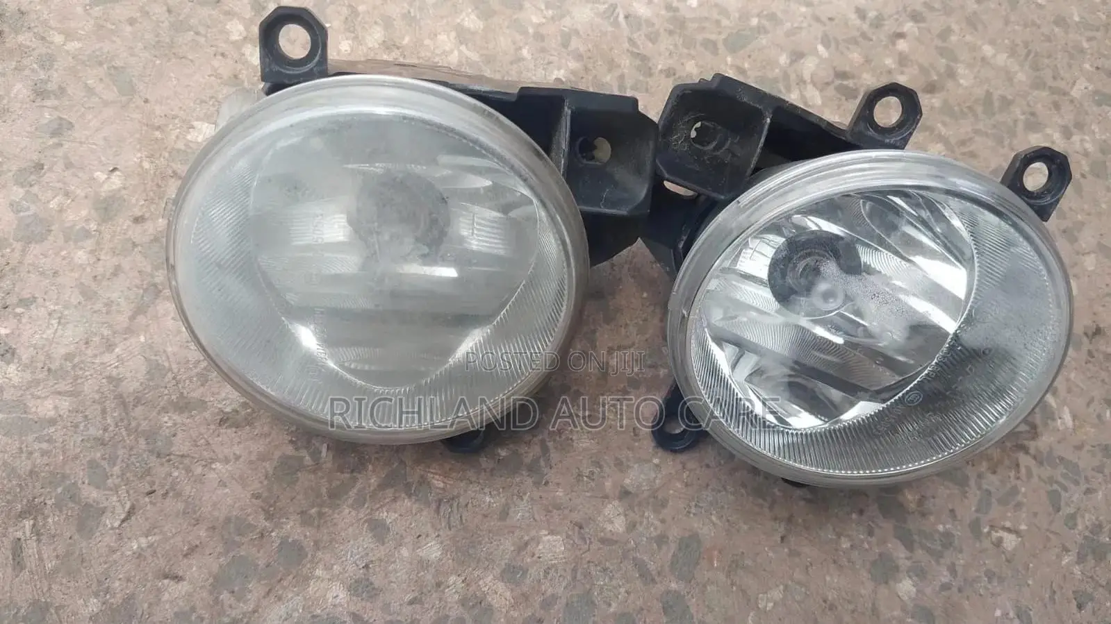 Foglamp Toyota Voxy Zwr80 2014 Model