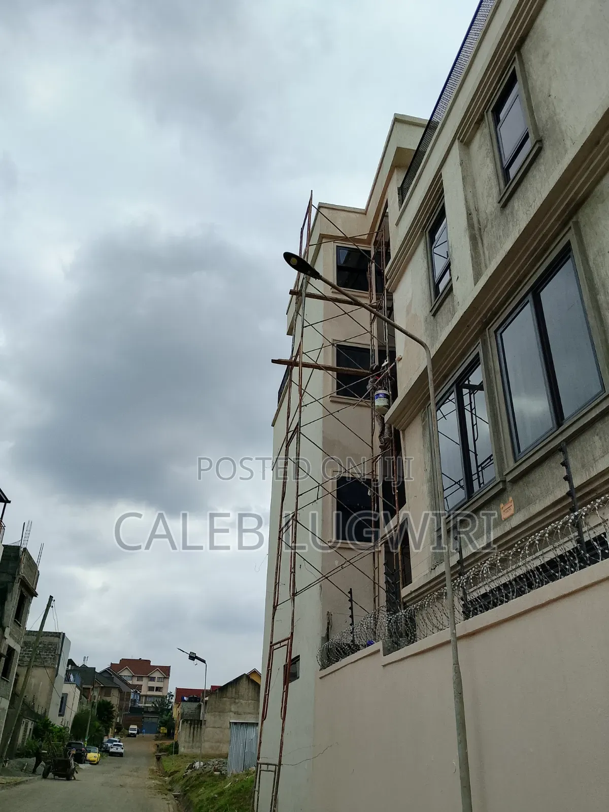 Ladder Scaffolding for All Contraction