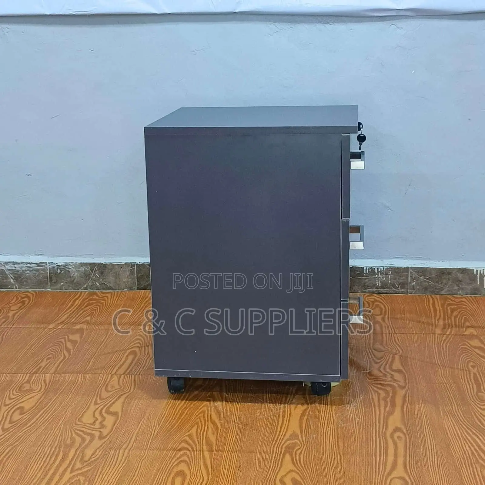 3 Drawer Mobile Pedestal in Gray