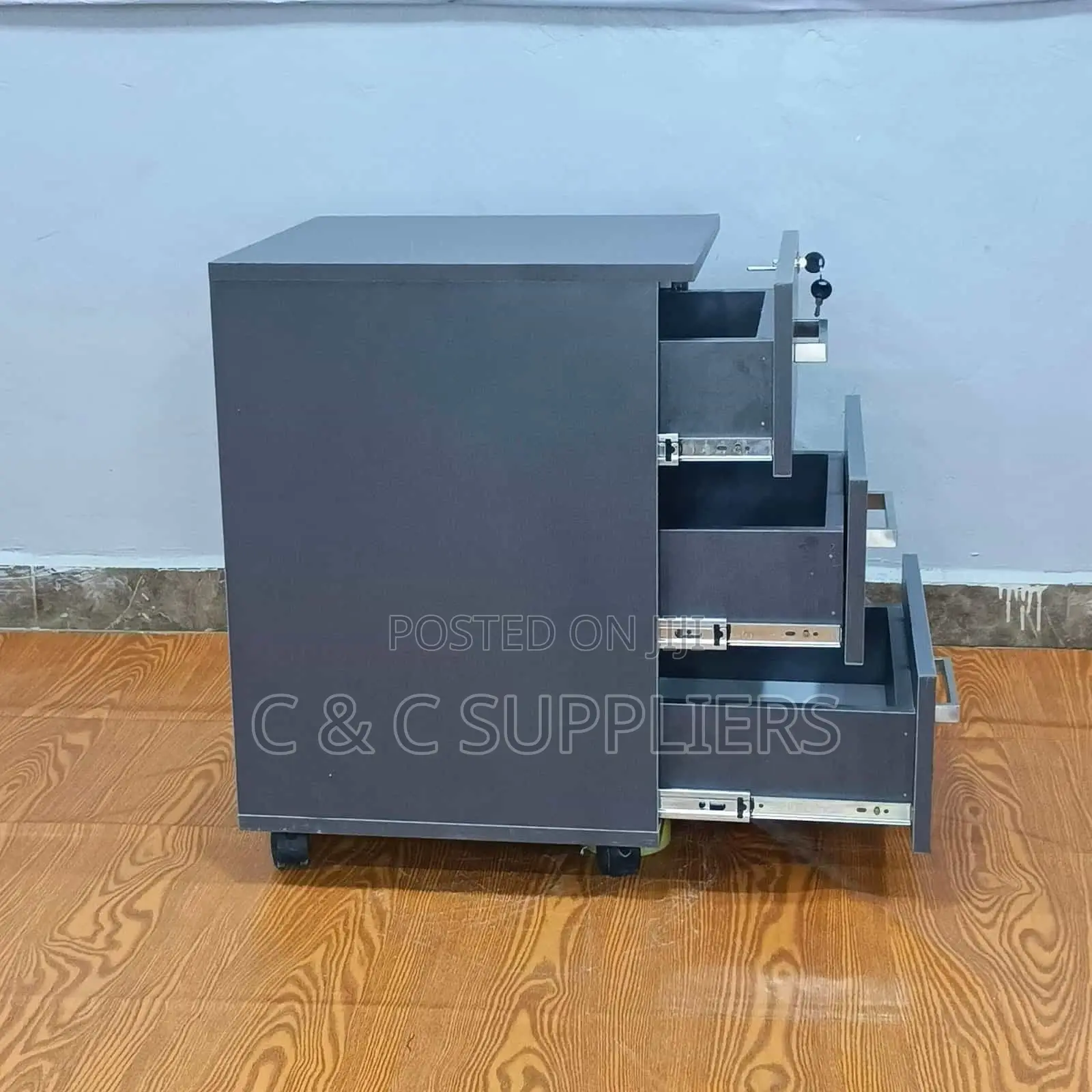 3 Drawer Mobile Pedestal in Gray