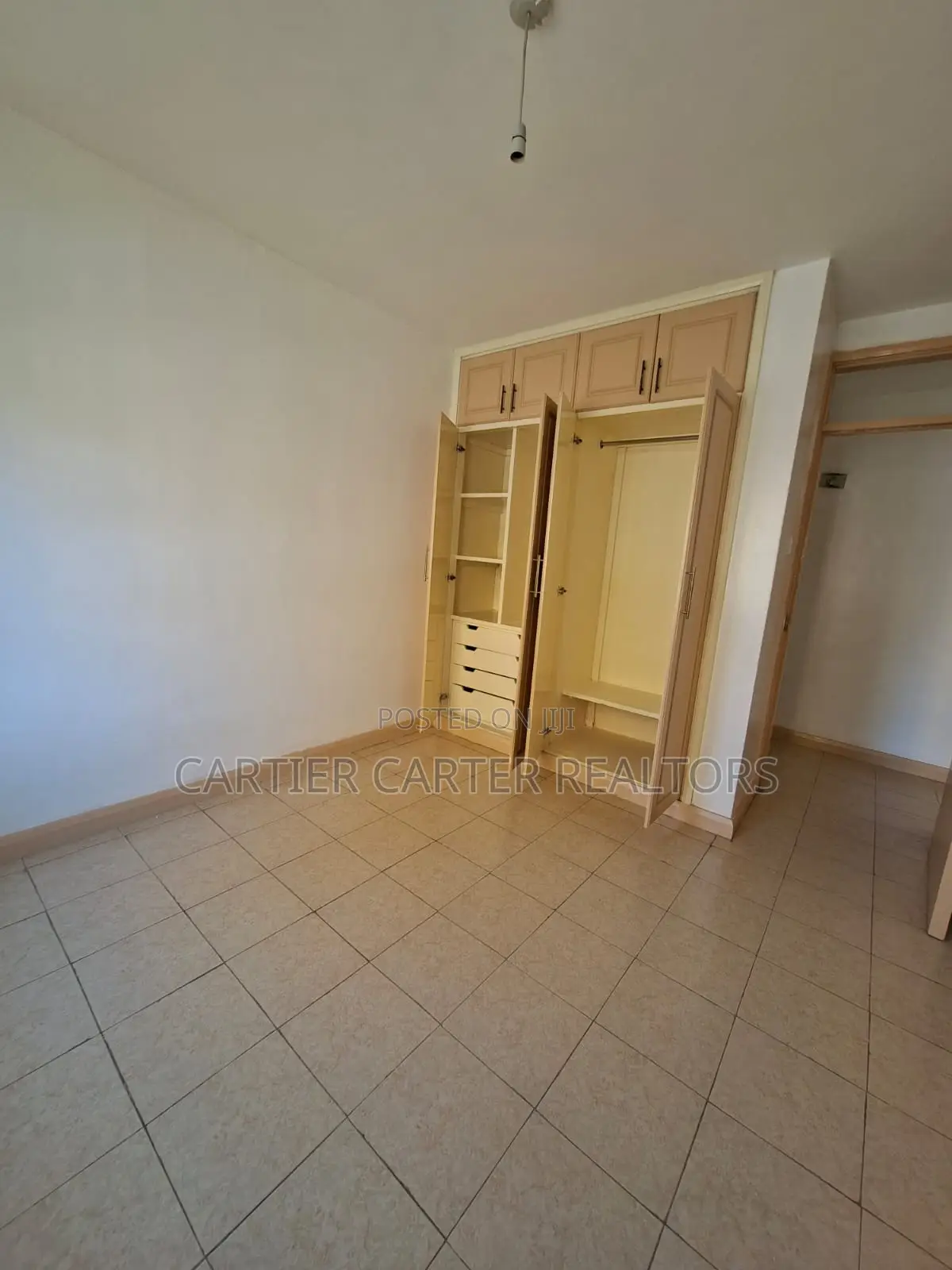 3bdrm Apartment in Imara Daima, City Cabanas for sale
