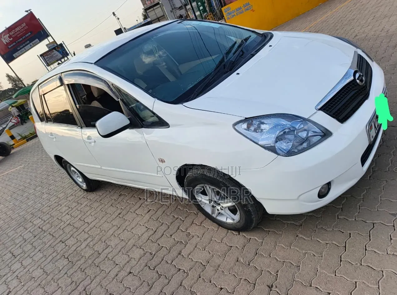 Toyota Corolla Spacio 2004 White