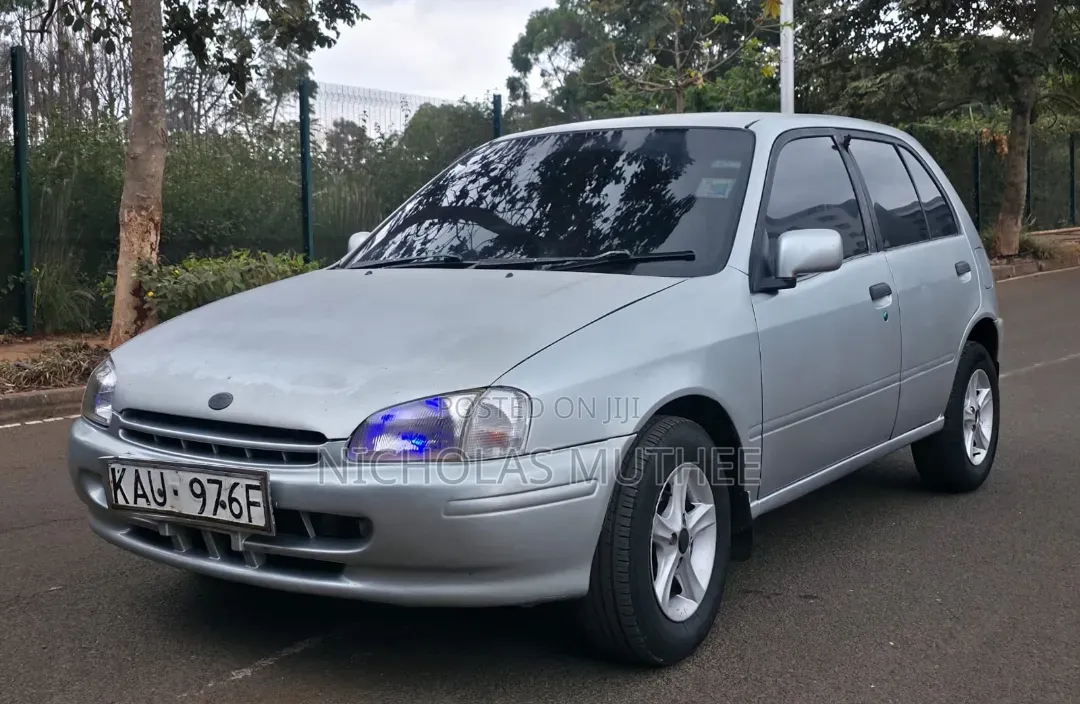 Toyota Starlet 1996 Silver