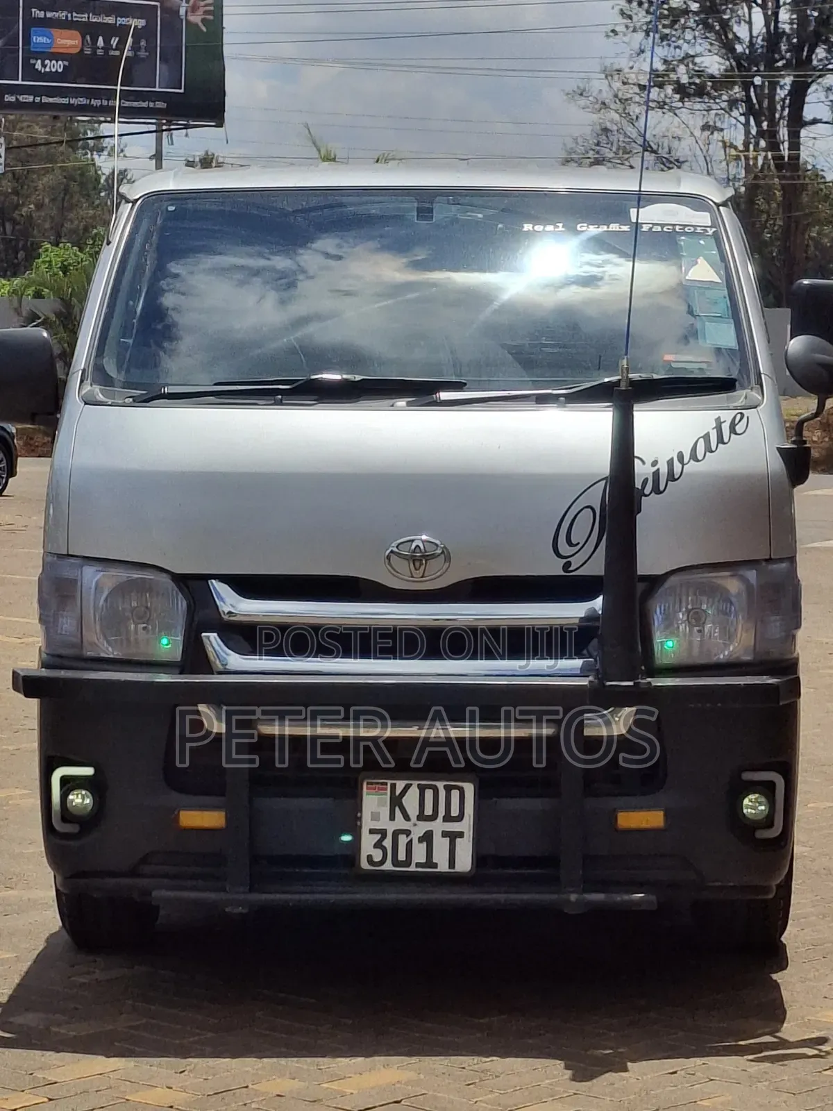 Toyota Grand HiAce 2002 Silver