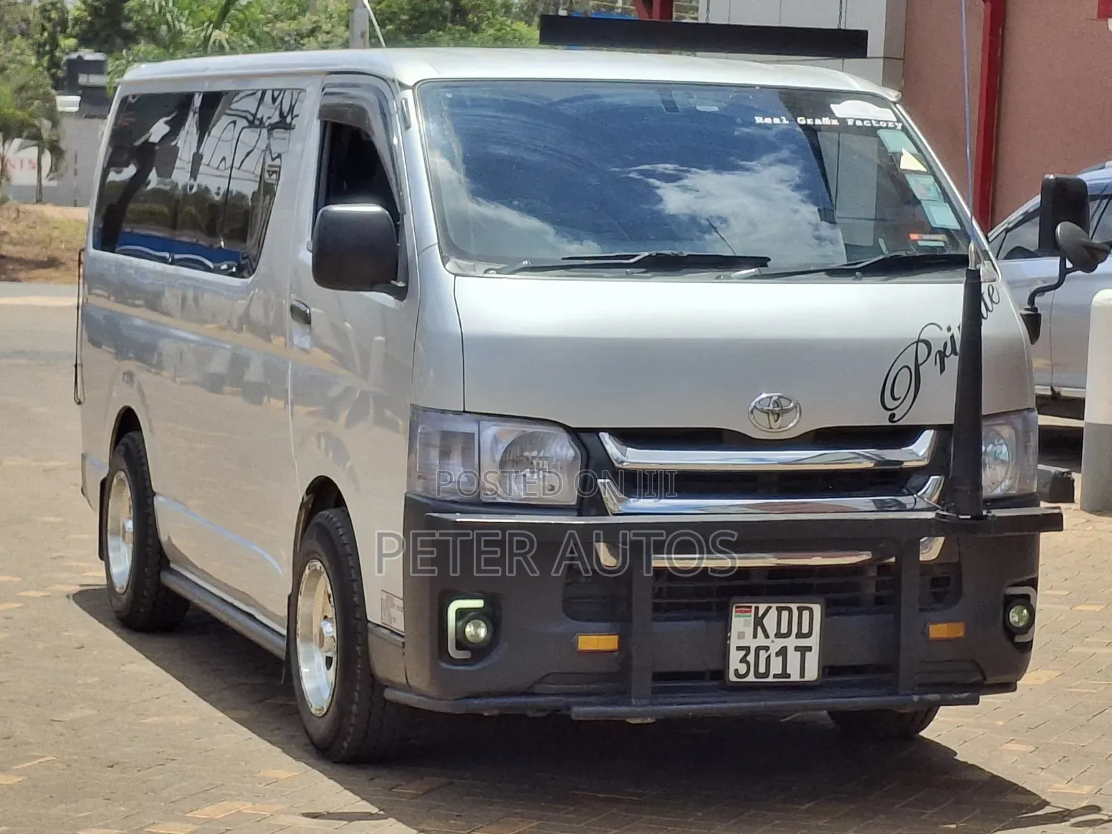 Toyota Grand HiAce 2002 Silver