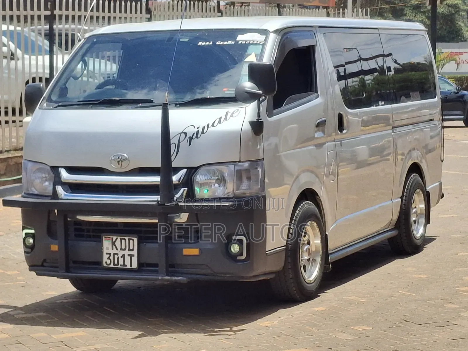 Toyota Grand HiAce 2002 Silver