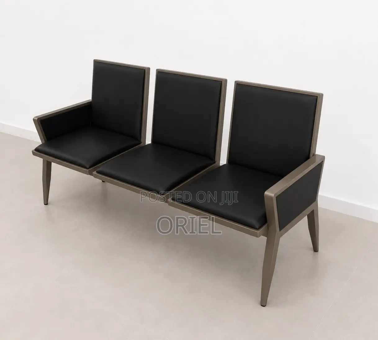 3-Seat Waiting Bench : Three-Seater Leather Waiting Bench