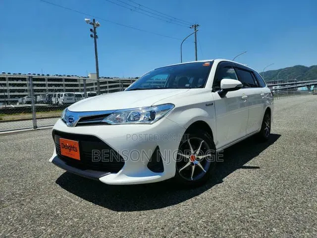 Toyota Corolla Fielder 1.5 Hybrid FWD 2019 White