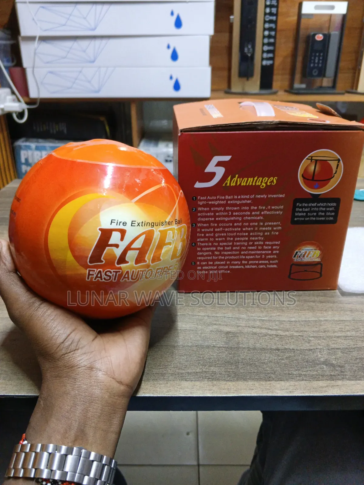 Throwable Fast Automatic Fireball With Wall Mount