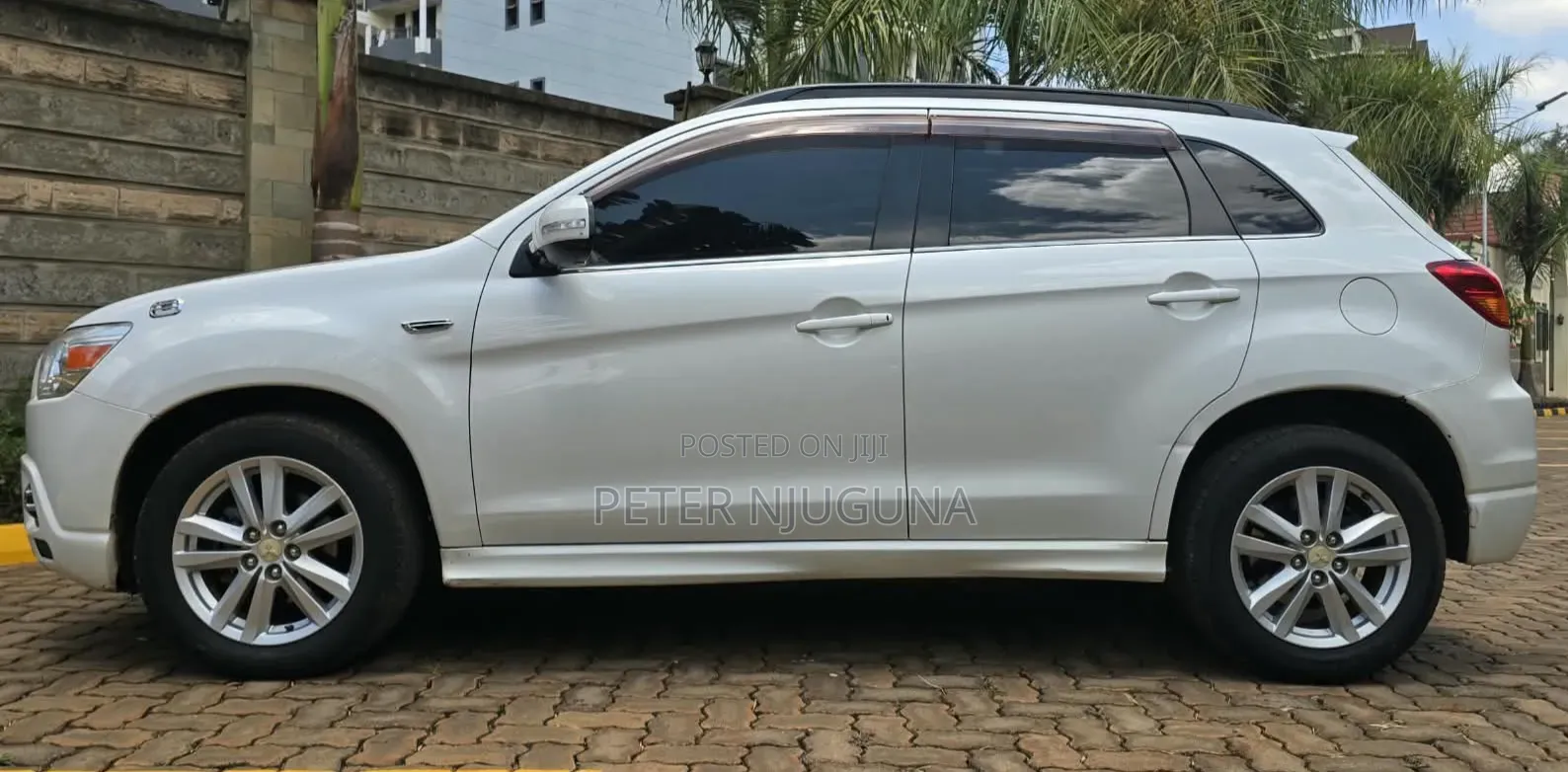 Mitsubishi RVR 2013 White