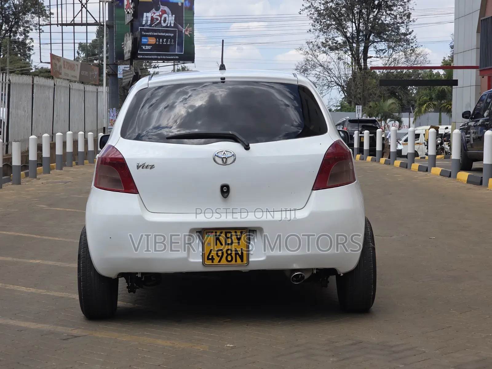 Toyota Vitz 2006 White