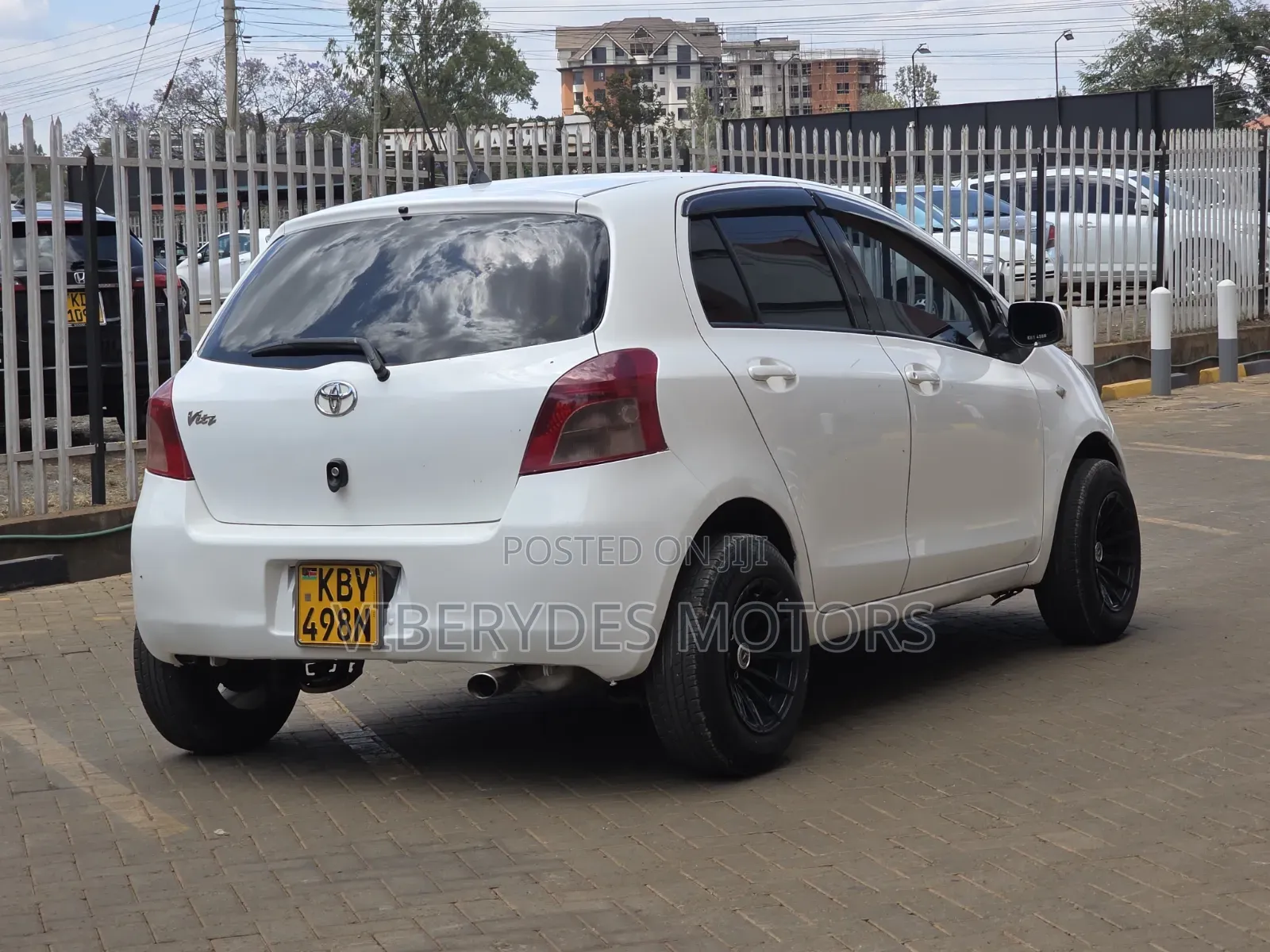 Toyota Vitz 2006 White