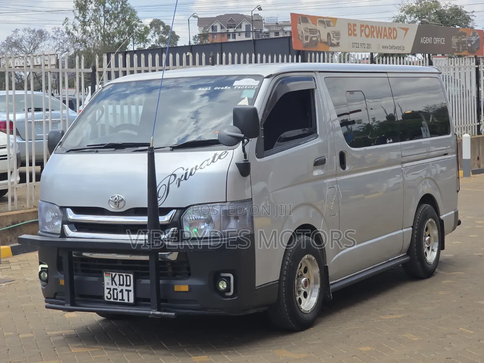Toyota HiAce 2014 Silver
