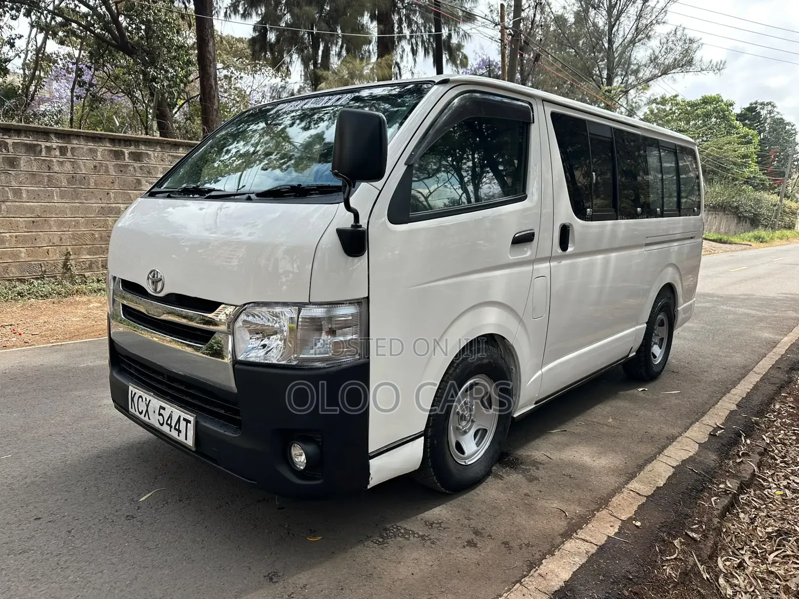 Toyota HiAce 2013 White