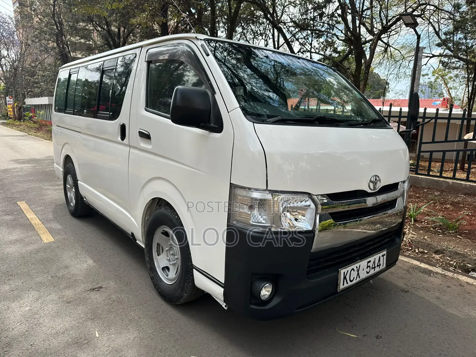 Toyota HiAce 2013 White