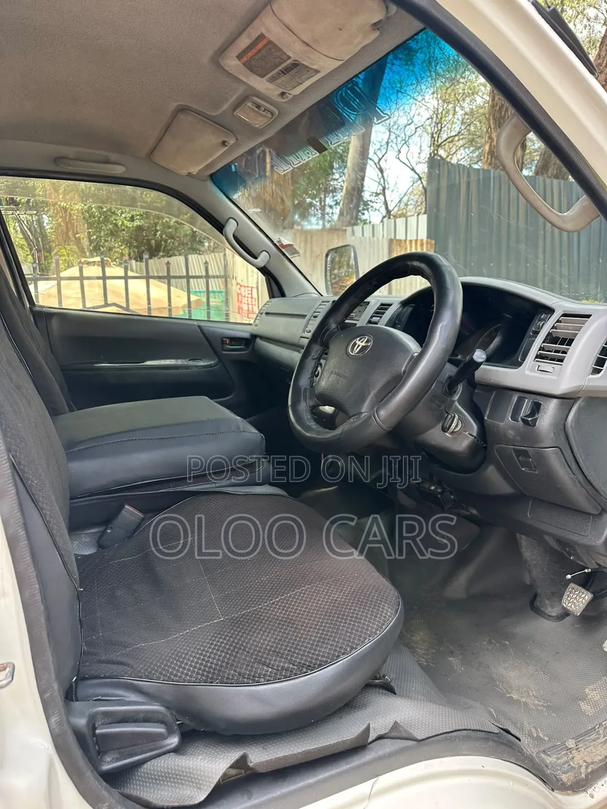 Toyota HiAce 2013 White