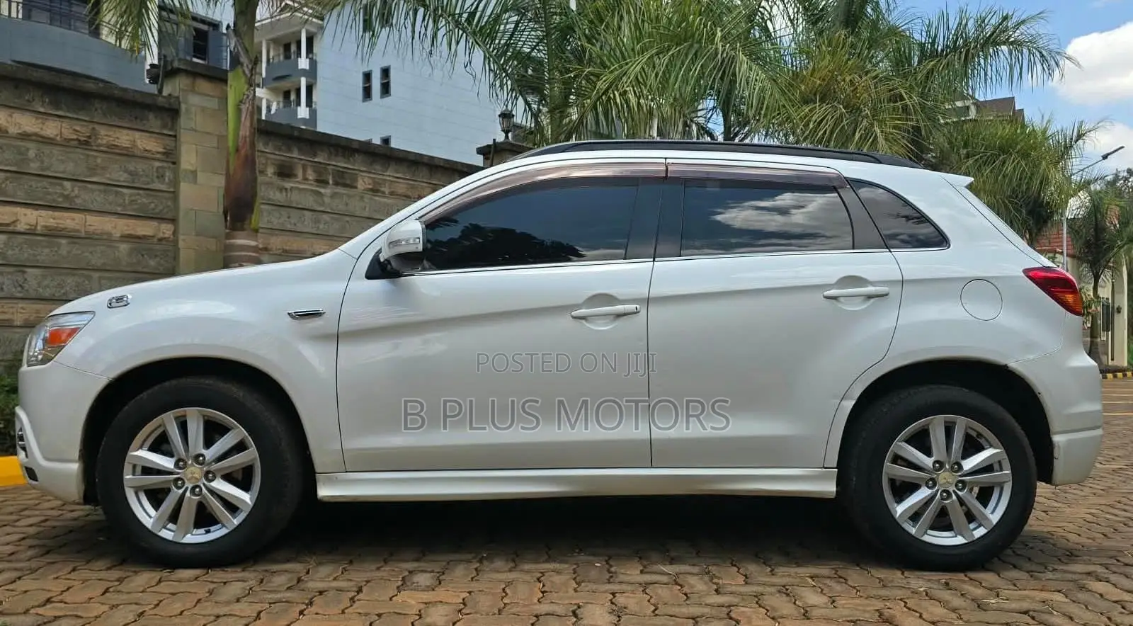 Mitsubishi RVR 2013 White