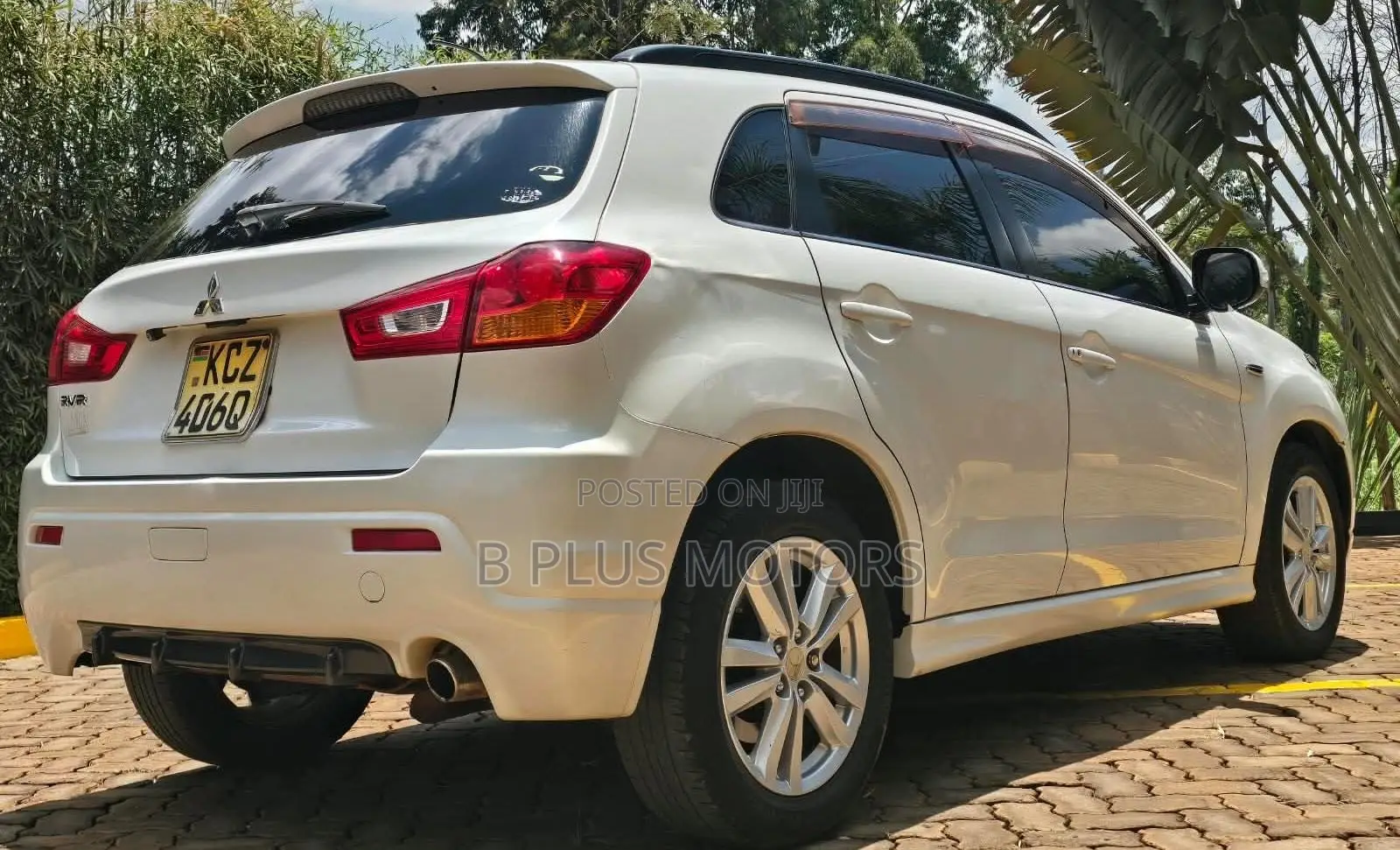 Mitsubishi RVR 2013 White