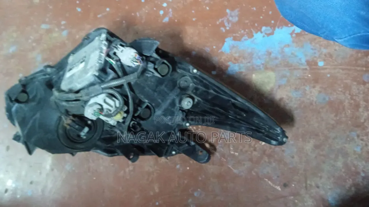 Toyota Prius 2012 Headlight