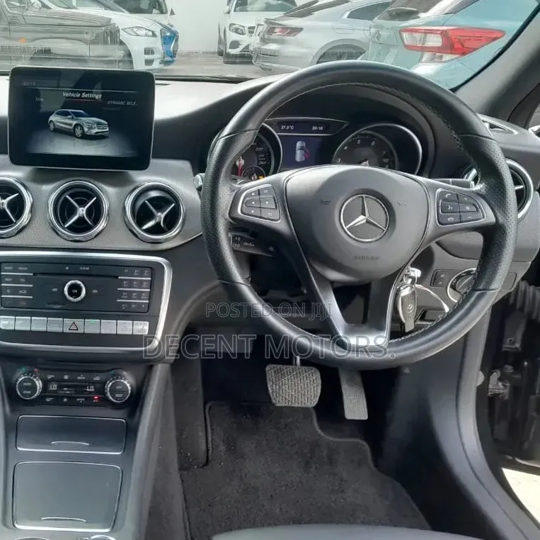 Mercedes-Benz GLA-Class 2019 Black