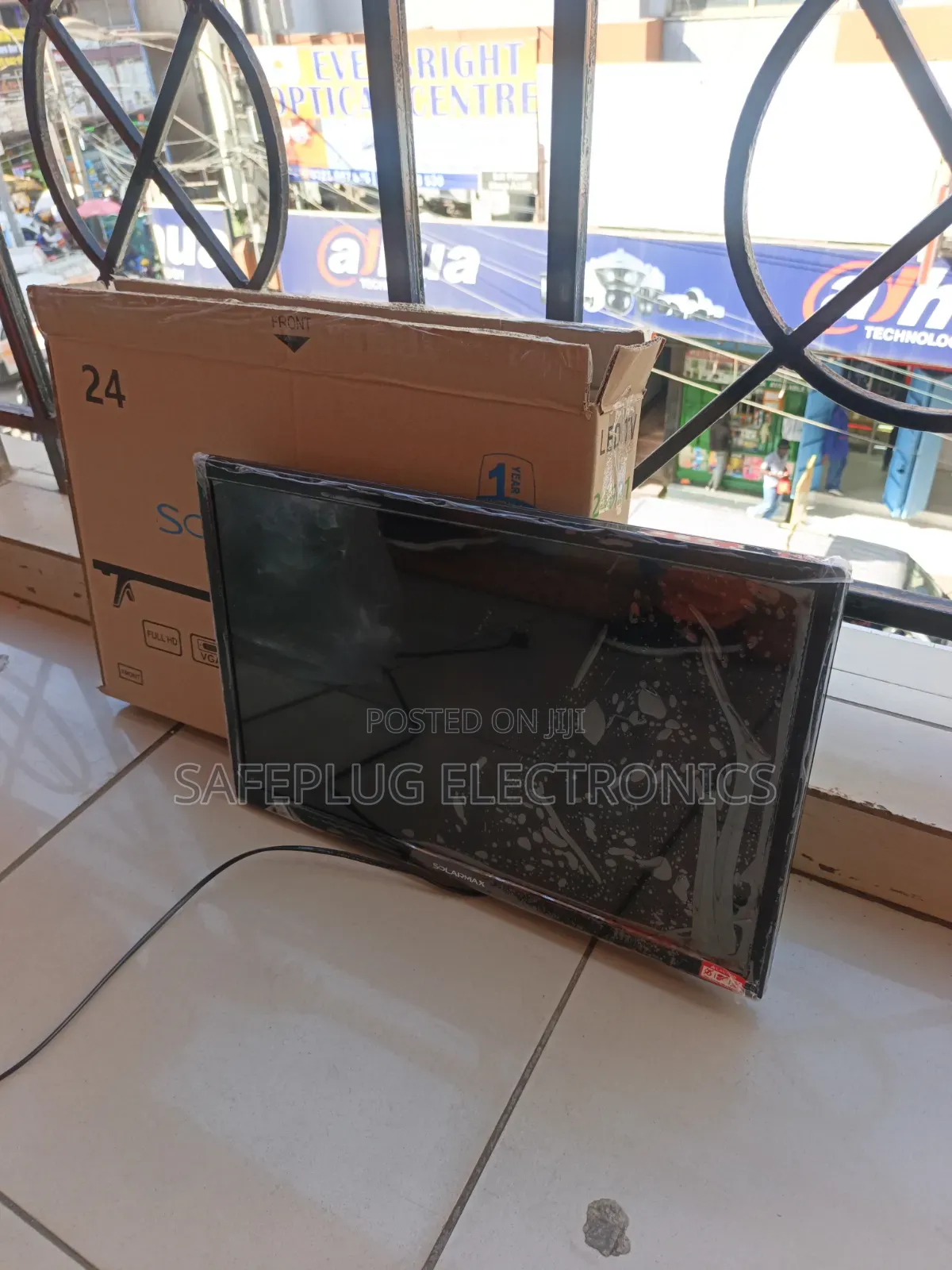 24 Inch Solarmax LED Television – Clear Display