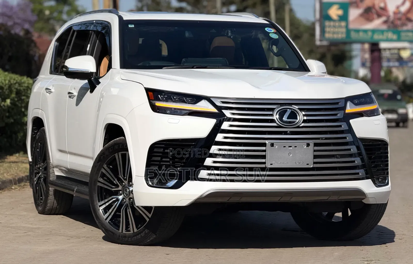 Lexus LX 600 2022 White