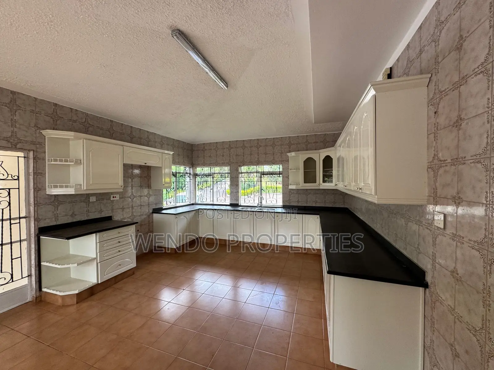 5bdrm Villa in Runda for rent