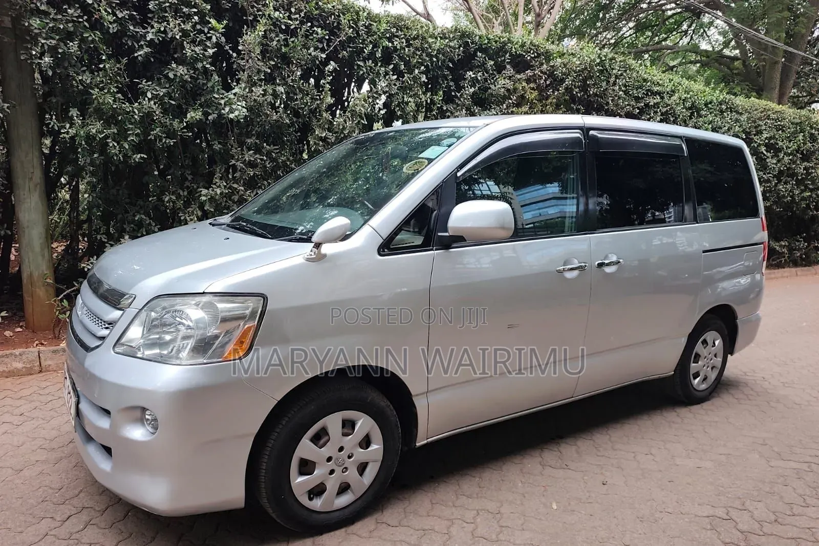 Toyota Noah 2007 Silver