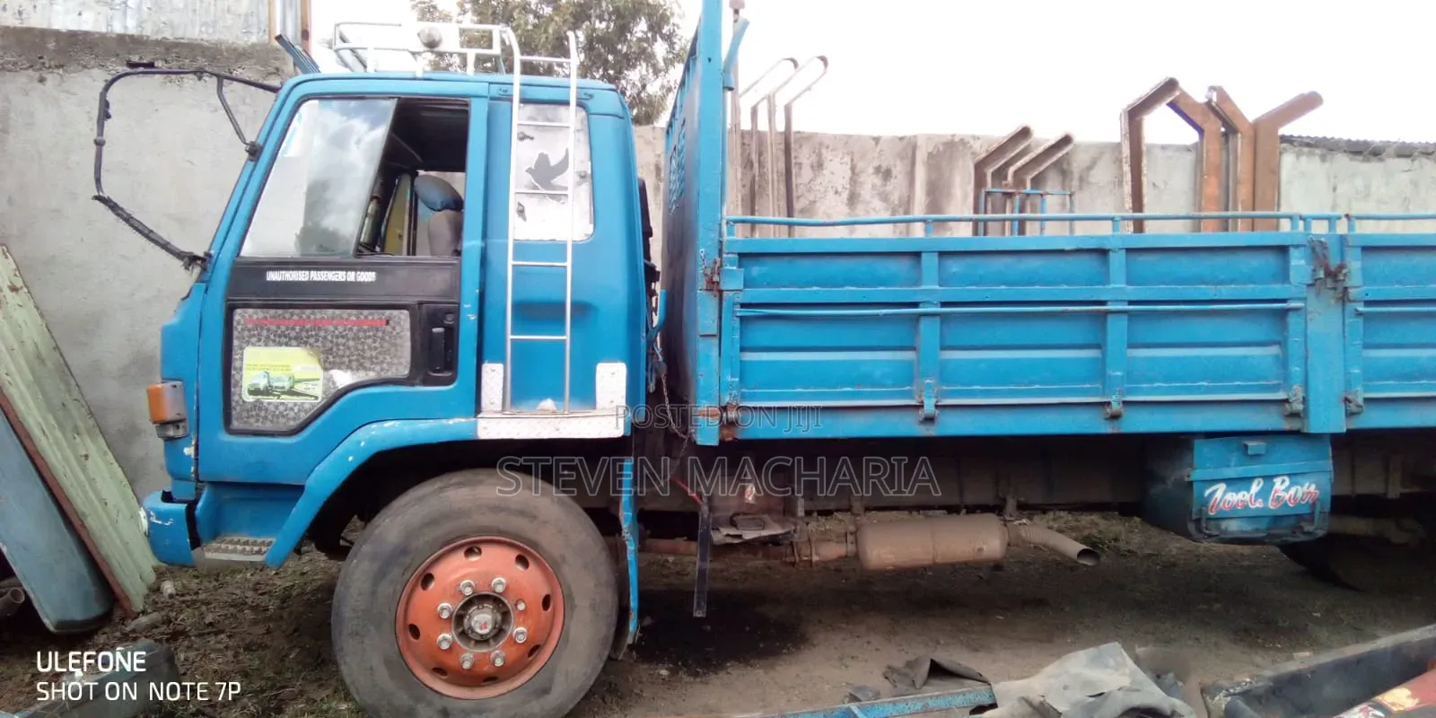 Isuzu FVR Long Chase 1990 Blue