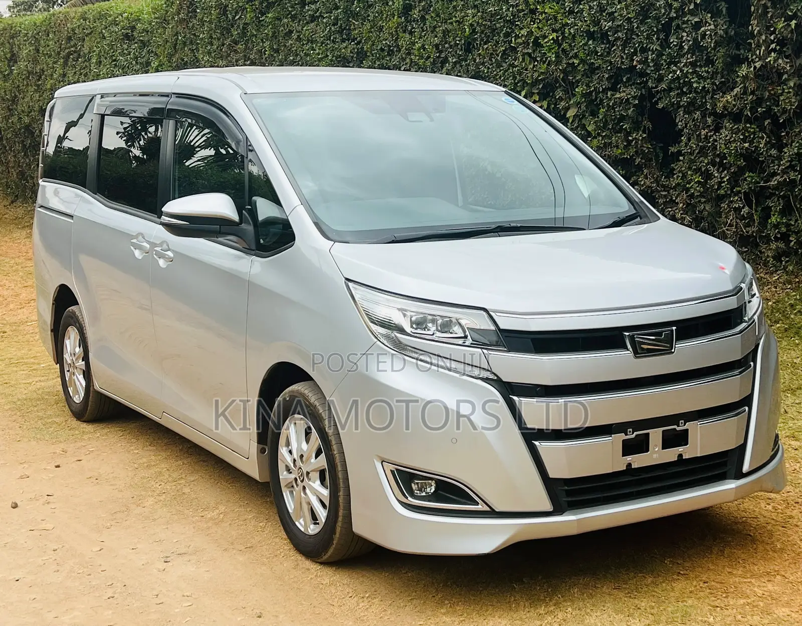 Toyota Noah 2.0 FWD (8 Seater) 2020 Silver