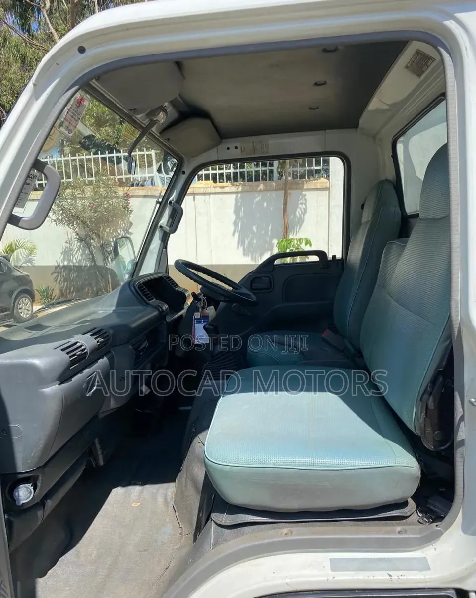 Isuzu NKR Local 2016 White