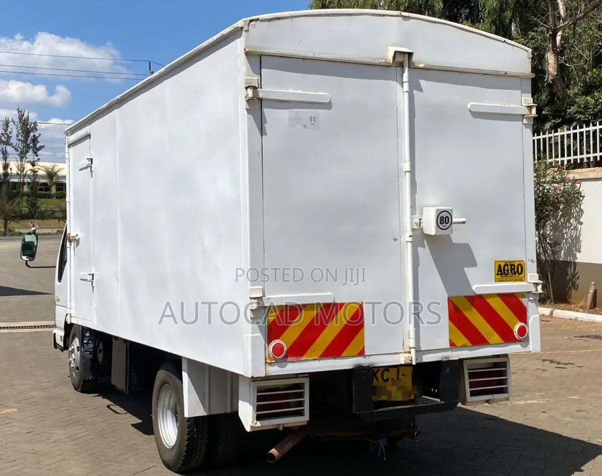 Isuzu NKR Local 2016 White