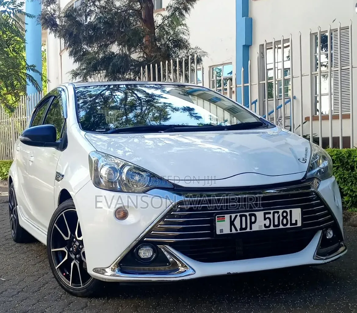 Toyota Aqua 2016 White