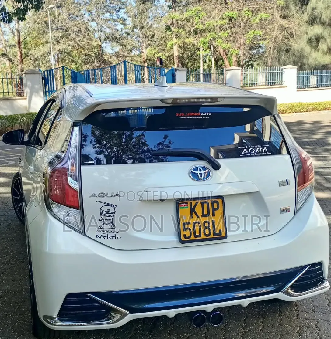 Toyota Aqua 2016 White