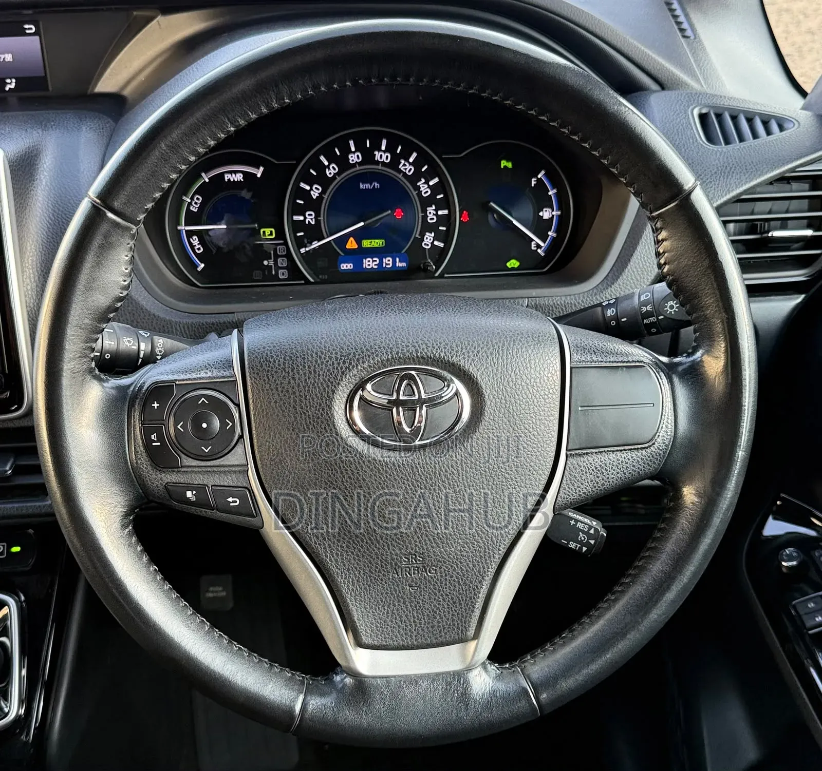 Toyota Noah 1.8 FWD Hybrid (7 seater) 2019 White