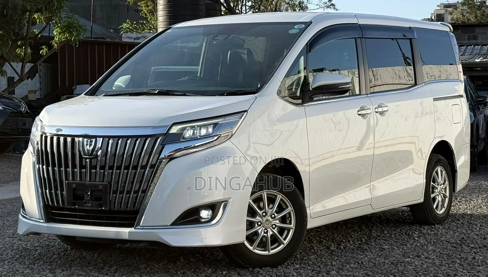 Toyota Esquire 2.0 FWD (7 seater) 2019 White