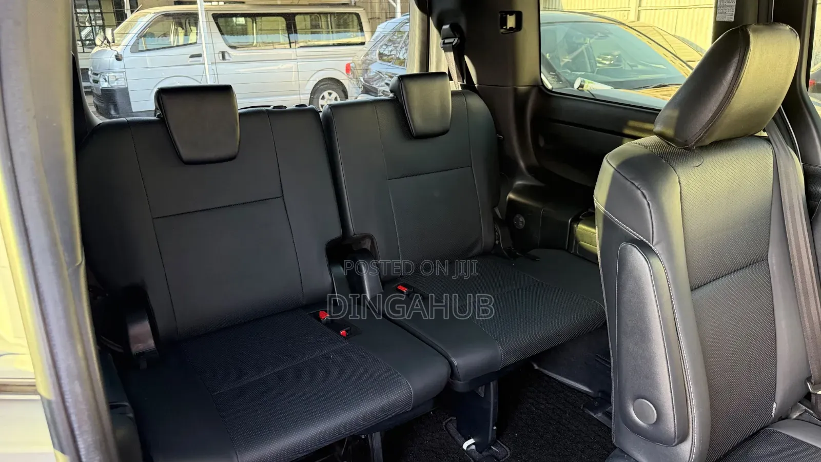 Toyota Esquire 2.0 FWD (7 seater) 2019 White