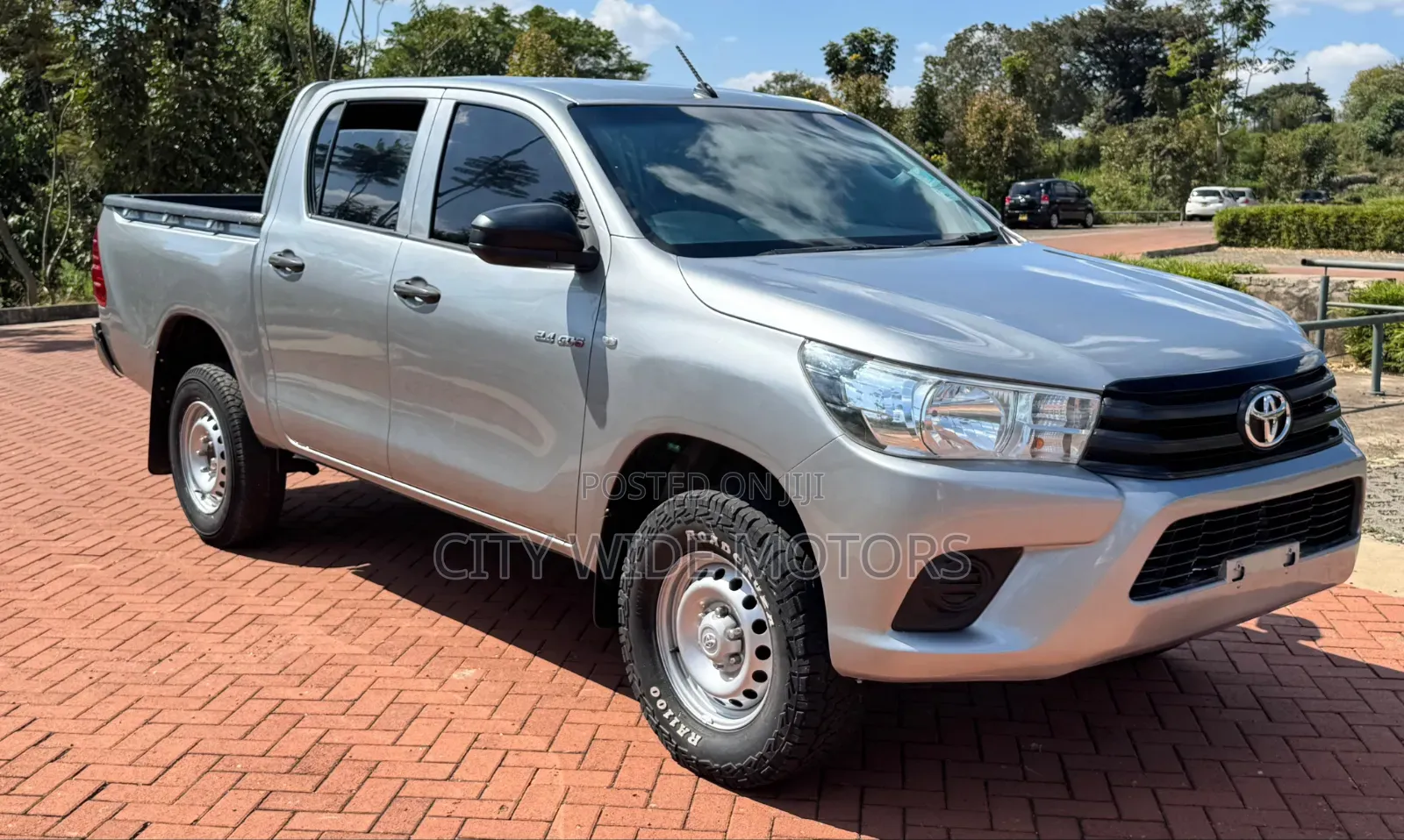 Toyota Hilux 2023 Gray
