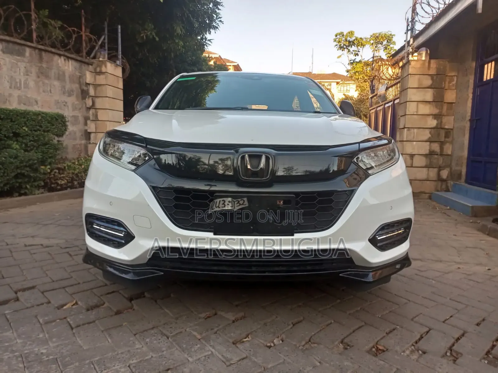Honda Vezel 1.5 2WD 172 hp 2019 Off white