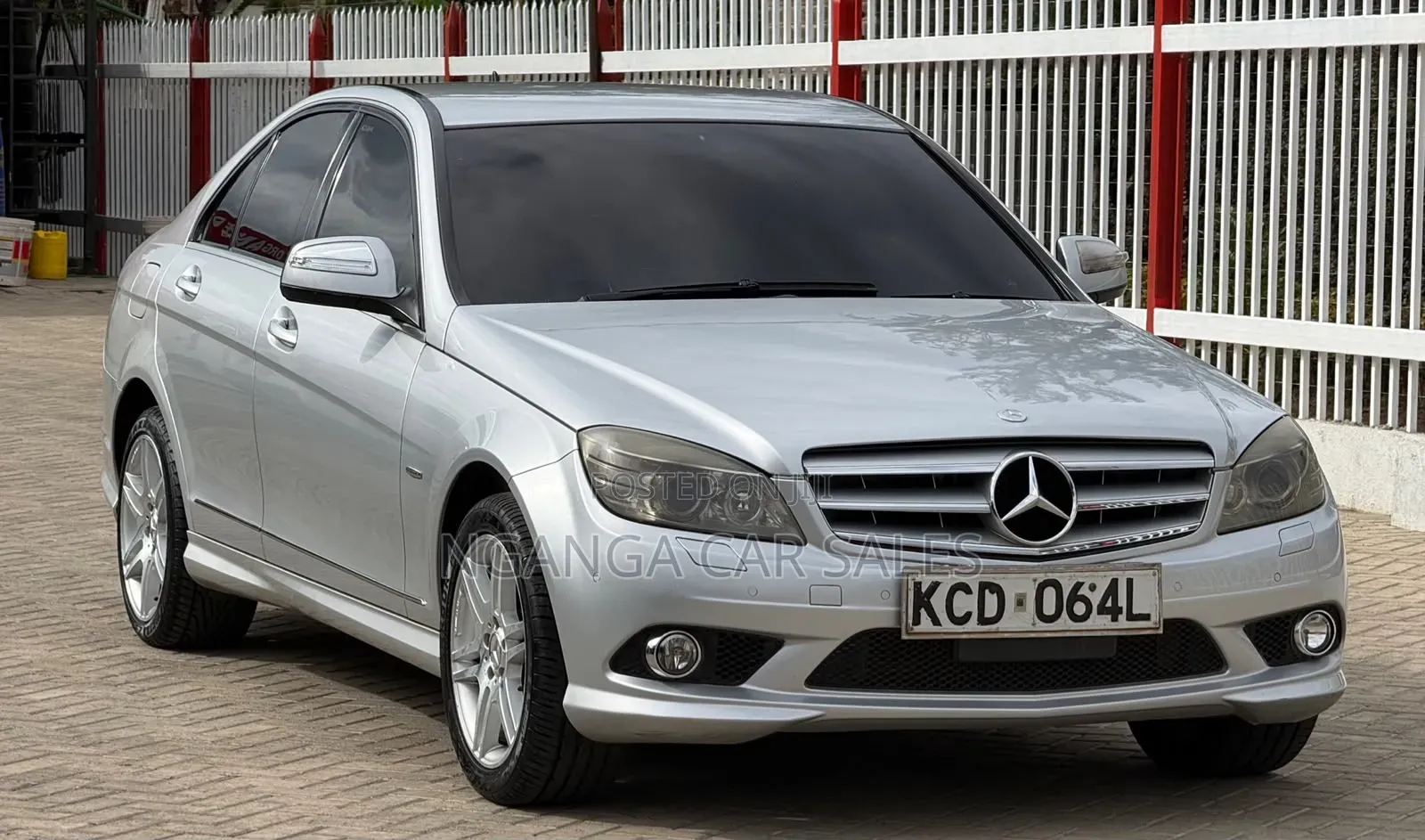 Mercedes-Benz C200 2009 Silver