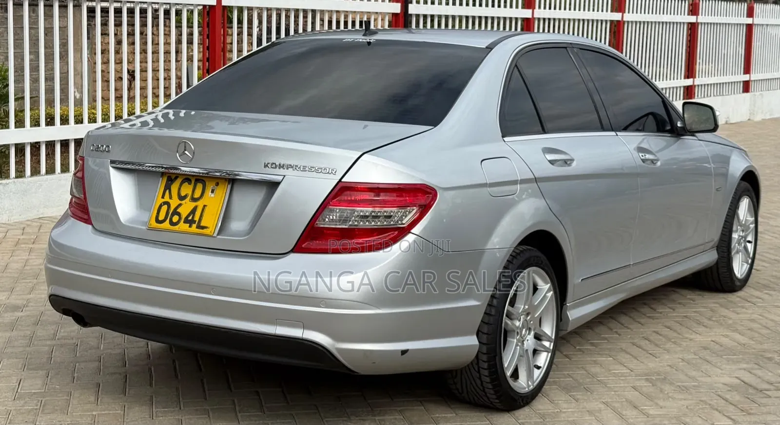 Mercedes-Benz C200 2009 Silver