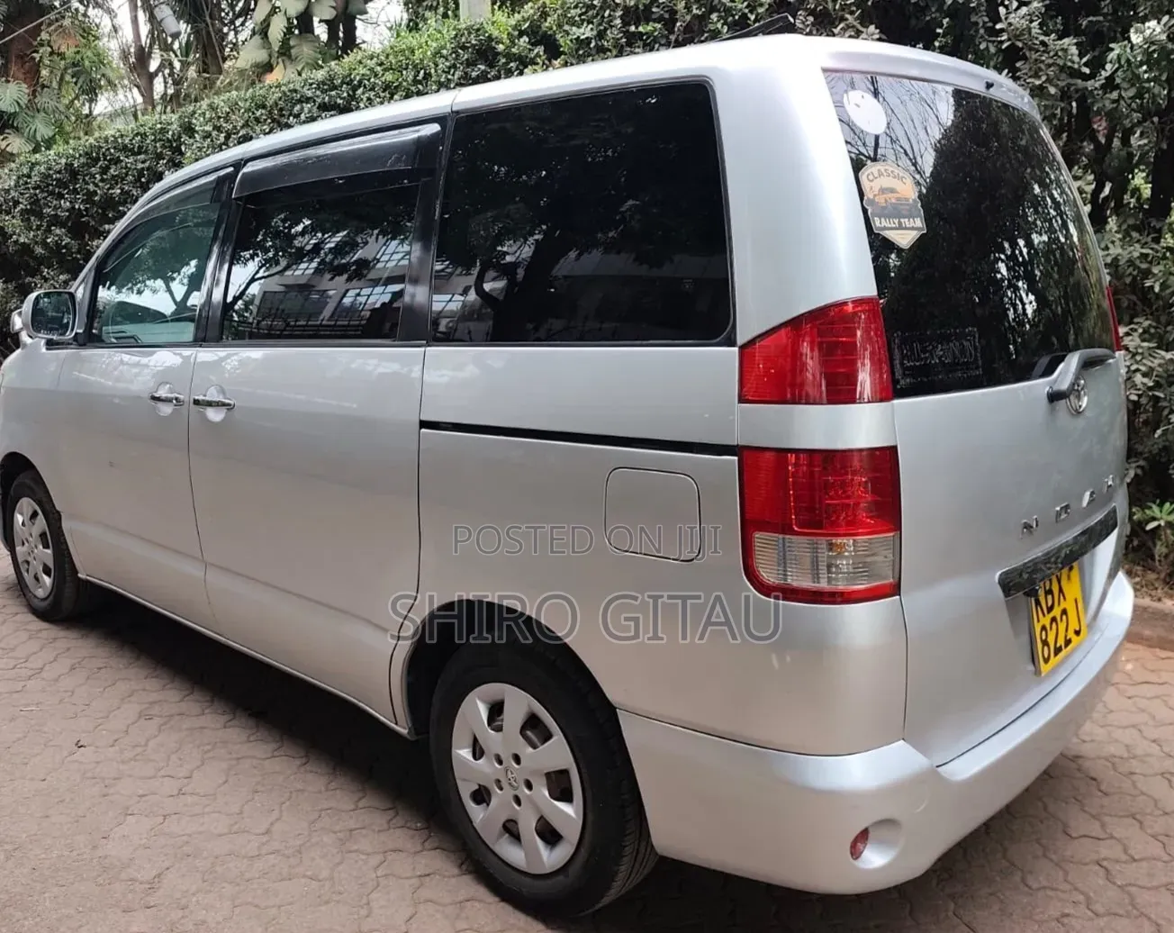 Toyota Noah 2.0 FWD (8 Seater) 2006 Silver